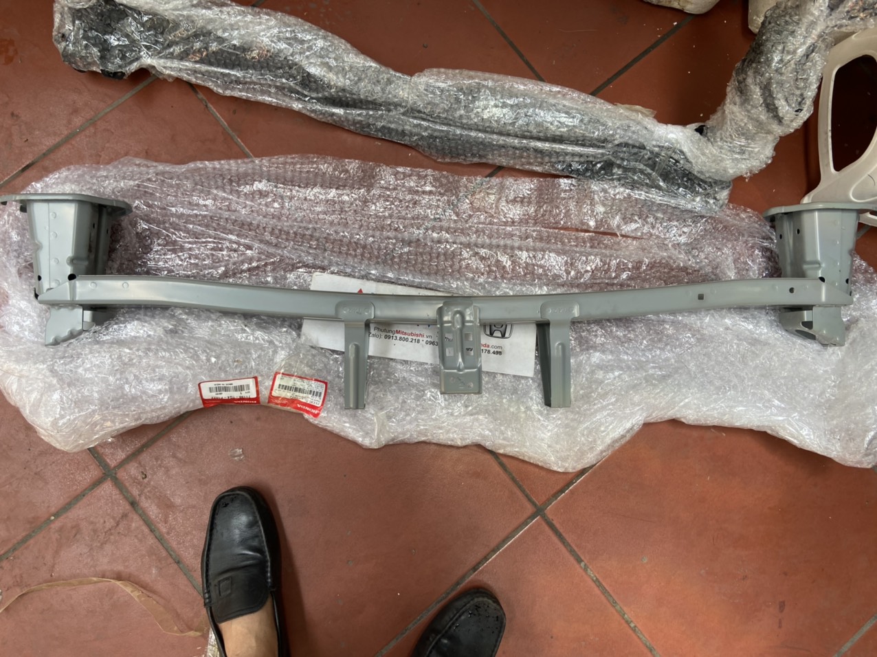 Xương đỡ ba đờ sốc trước xe Honda Brio